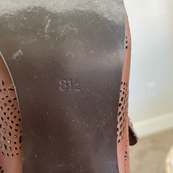 BROWN LEATHER HEELS - Picture 5 of 7